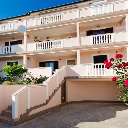 Apartman Dragan Lopar