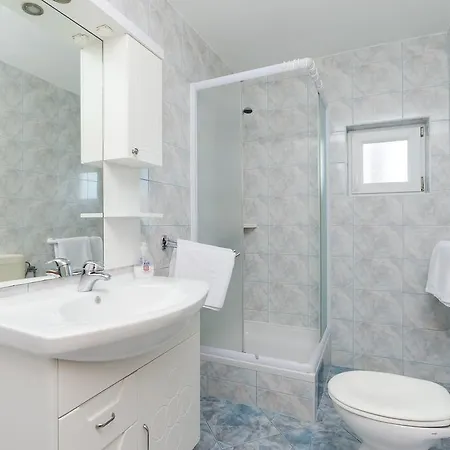 Dragan アパート *