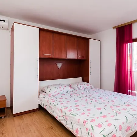 Dragan アパート ロパール