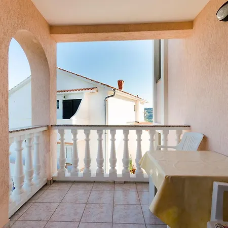 アパート Dragan ロパール