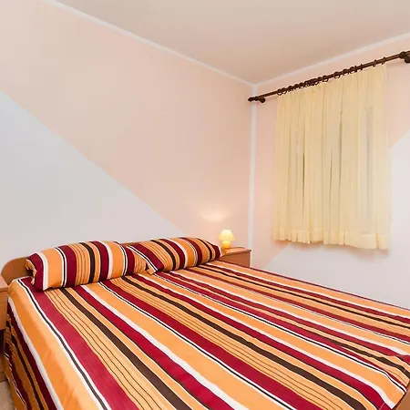 Dragan アパート ロパール